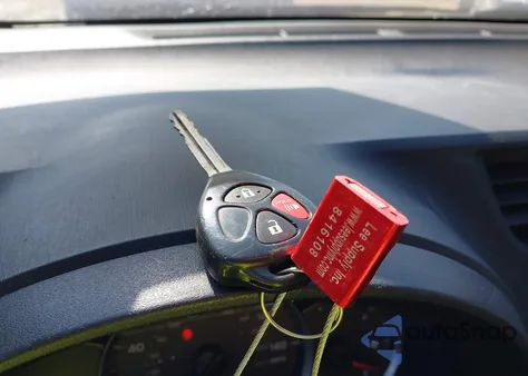 2014 Toyota Yaris Le (Tmmf Plant) z USA, uszkodzony, nr VIN VNKKTUD3XEA001046